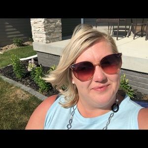 Meet your Posher, Shellie